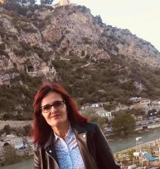 Portret i Blerina Beharit për esenë Eksodi i dy brezave